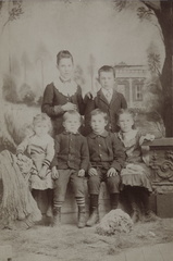 1880-Elizabeth a Barker kids with Molly W102