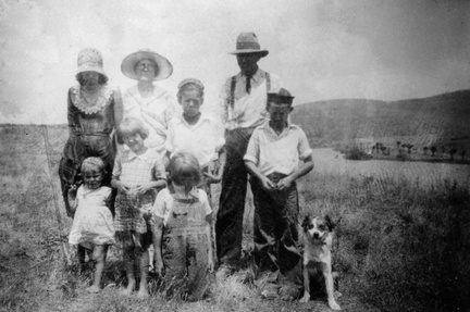 1920-John Mollie and kids